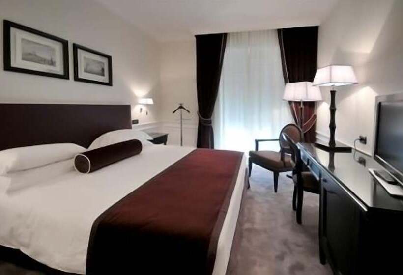 اتاق اجرایی, Grand Hotel Oriente