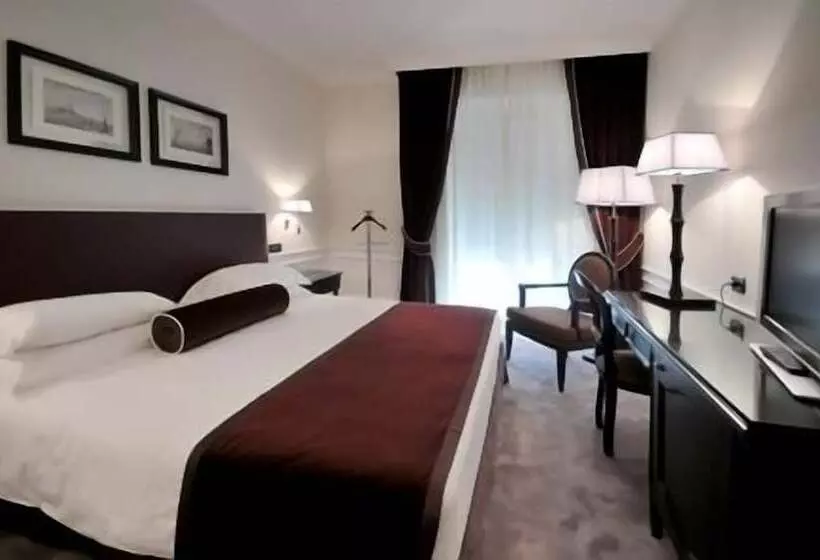 اتاق اجرایی, Grand Hotel Oriente