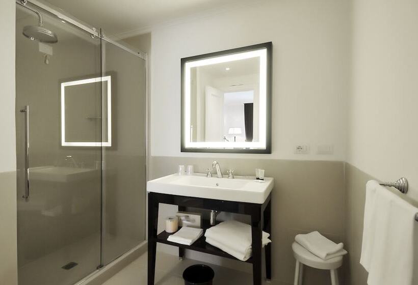 اتاق اجرایی, Grand Hotel Oriente