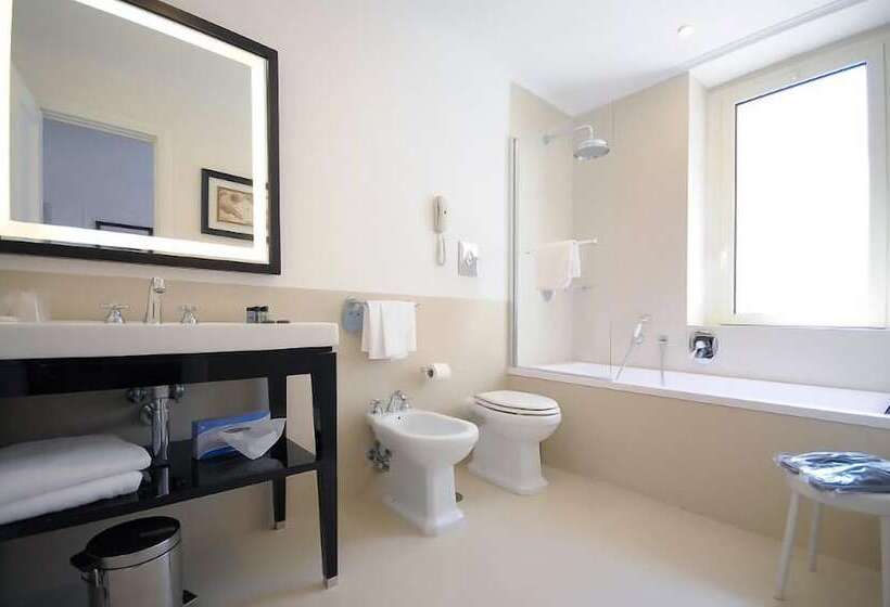 سوییت, Grand Hotel Oriente