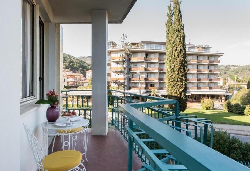 חדר סופריור עם מרפסת, Grand Hotel Panoramic