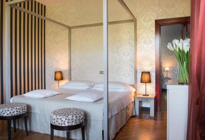 סוויטה, Grand Hotel Panoramic