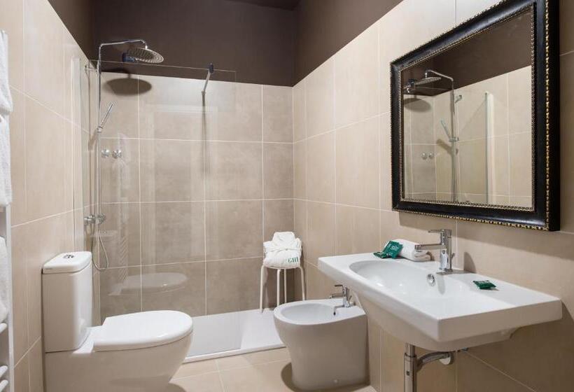 חדר סטנדרט לארבעה, Grand Hotel Panoramic