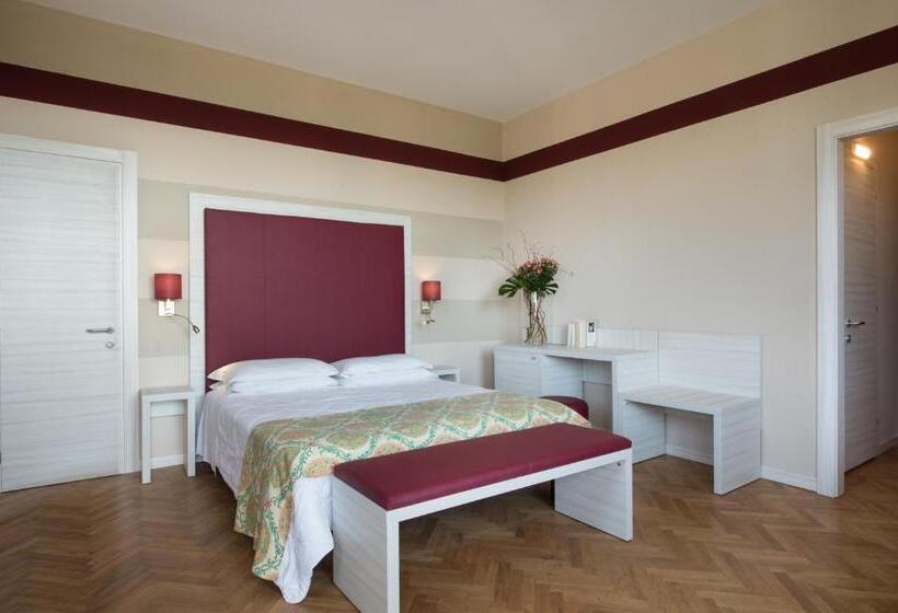 סוויטת ג'וניור דלוקס, Grand Hotel Panoramic