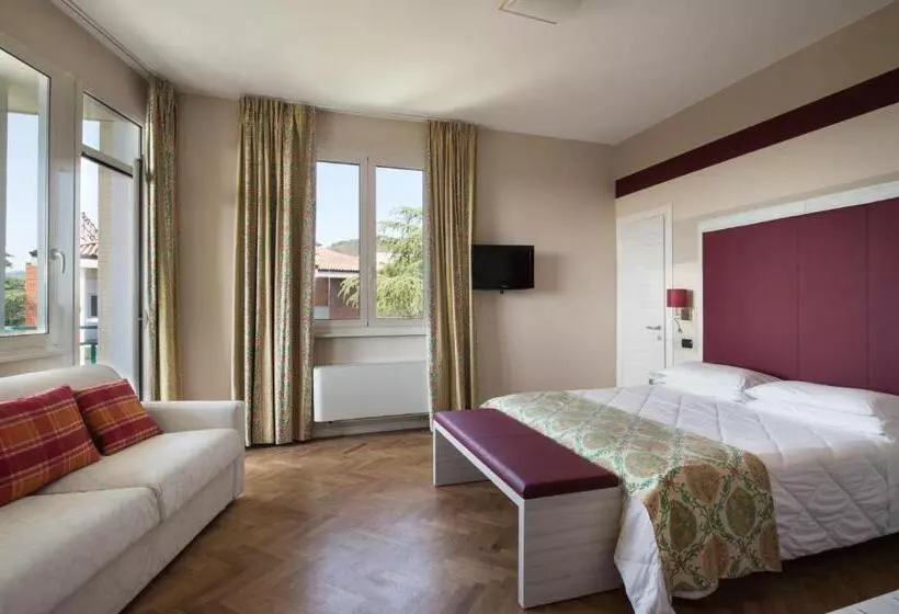 سوییت جونیور لوکس, Grand Hotel Panoramic