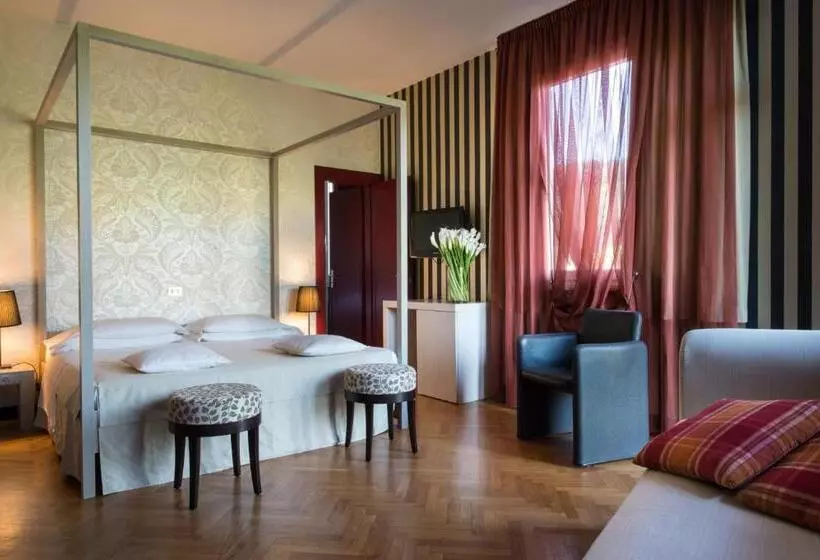 سوییت جونیور لوکس, Grand Hotel Panoramic