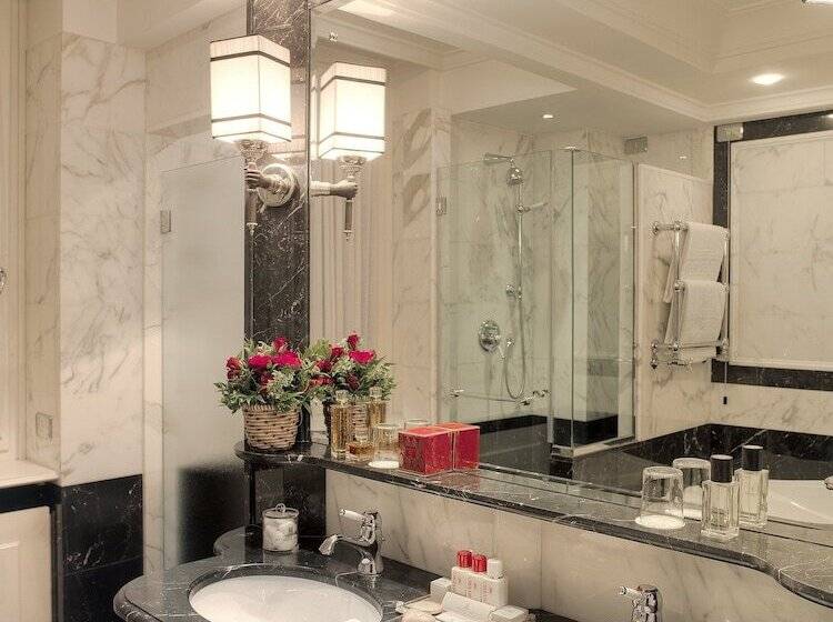 Camera Deluxe, Hassler Roma