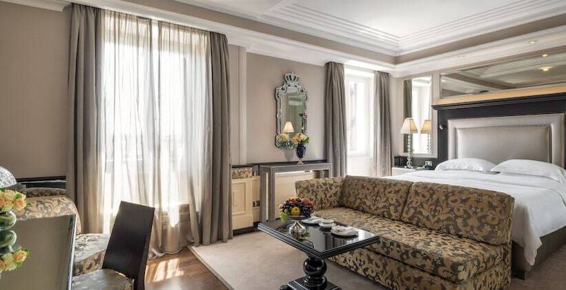 Camera Deluxe, Hassler Roma