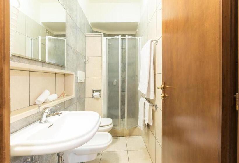 חדר סטנדרט לשלושה, La Baia