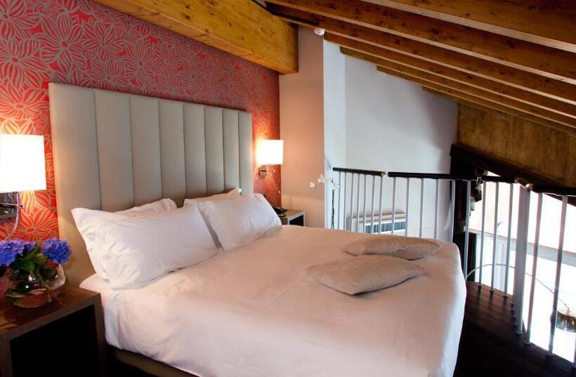 جناح جونيور مطل علي البحيرة, L'approdo