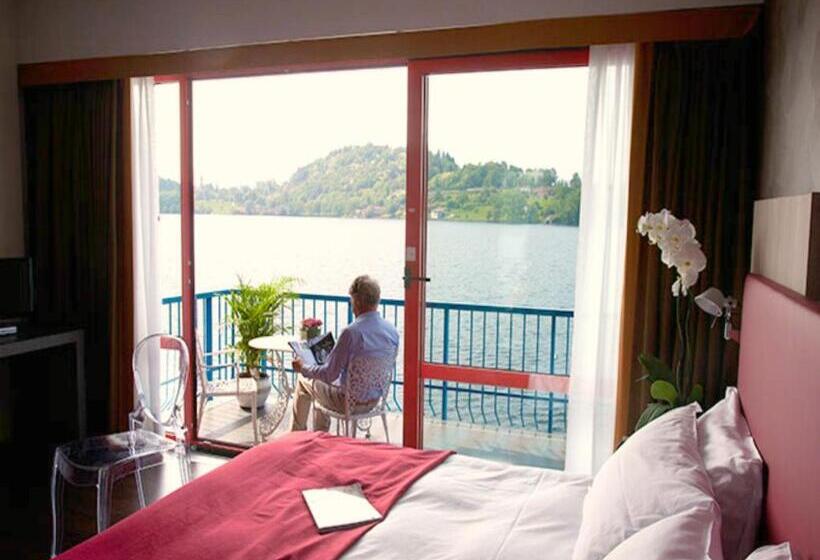 غرفة قياسية مطلّة علي البحيرة, L'approdo