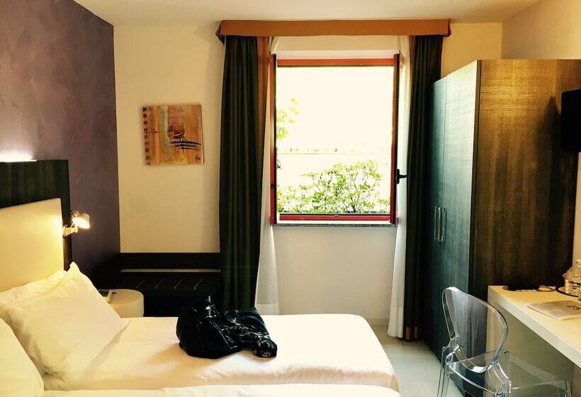 غرفة قياسية, L'approdo