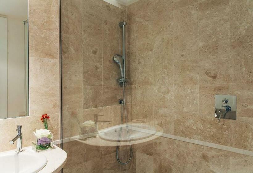 اتاق استاندارد با چشمانداز دریا, Luci Di La Muntagna