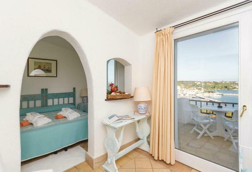 اتاق استاندارد با چشمانداز دریا, Luci Di La Muntagna