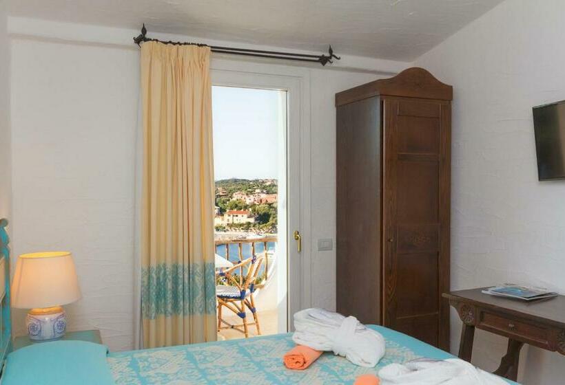 سوییت جونیور با چشمانداز دریا, Luci Di La Muntagna