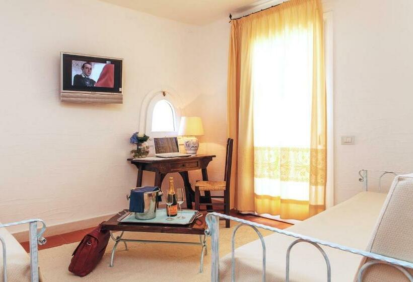 سوییت با چشمانداز دریا, Luci Di La Muntagna