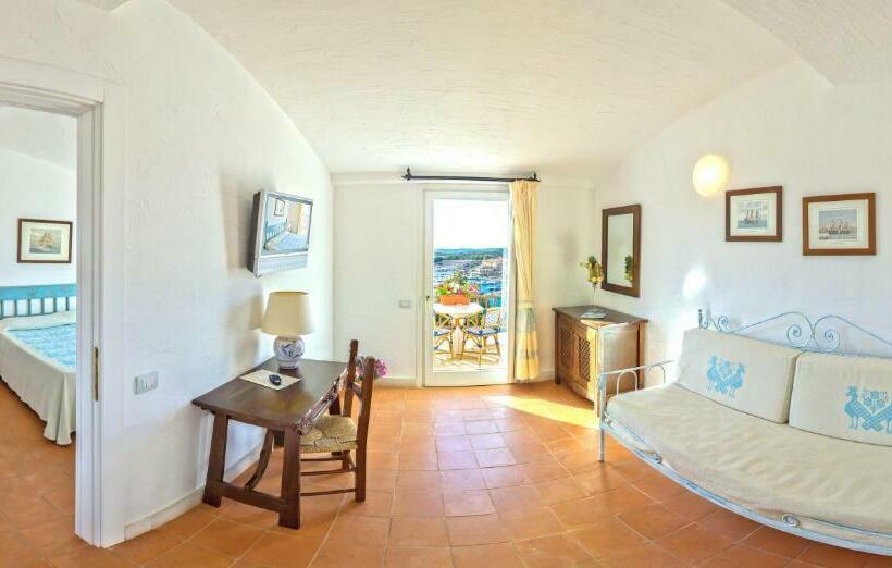 سوییت با چشمانداز دریا, Luci Di La Muntagna