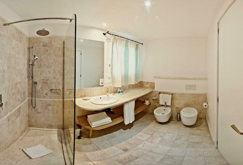 اتاق استاندارد چهار تخته, Luci Di La Muntagna