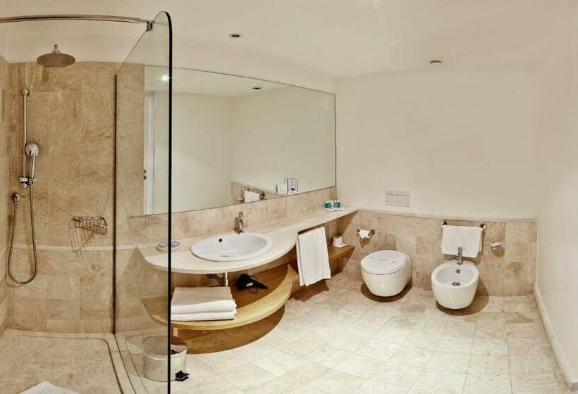 اتاق اکونومی, Luci Di La Muntagna