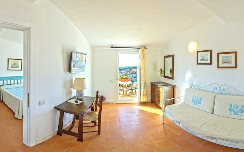 سوییت با چشمانداز دریا, Luci Di La Muntagna