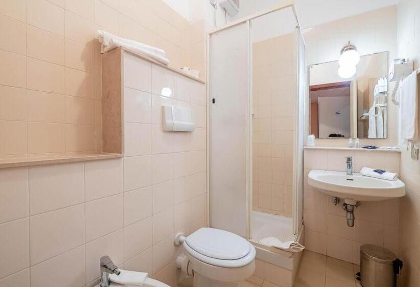 스탠다드 룸, Mira