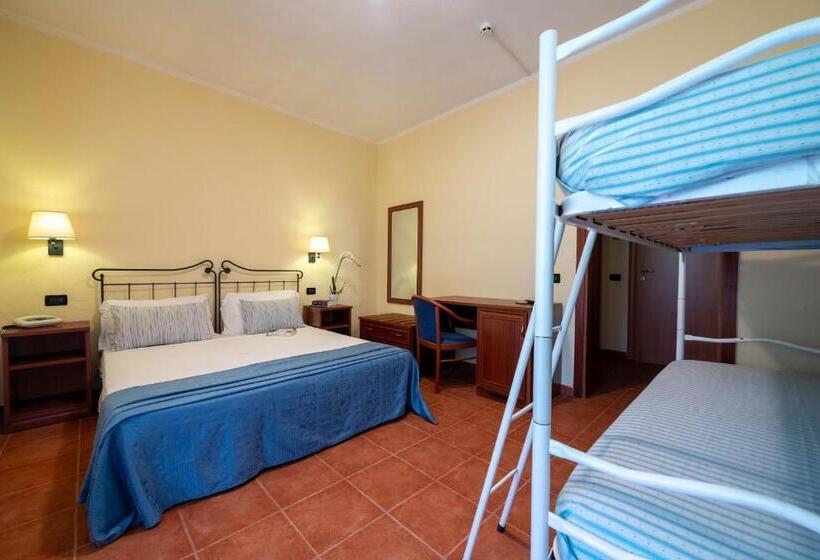 스탠다드 트리플 룸, Mira