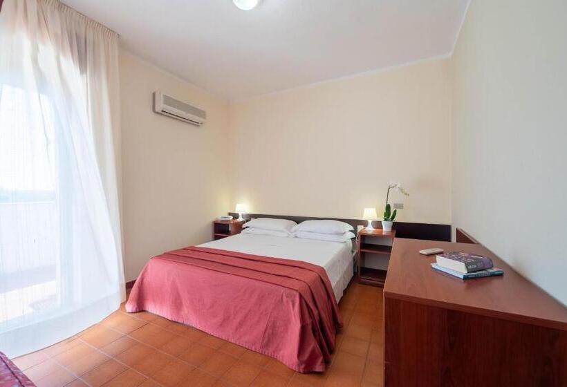 스탠다드 발코니 룸, Mira