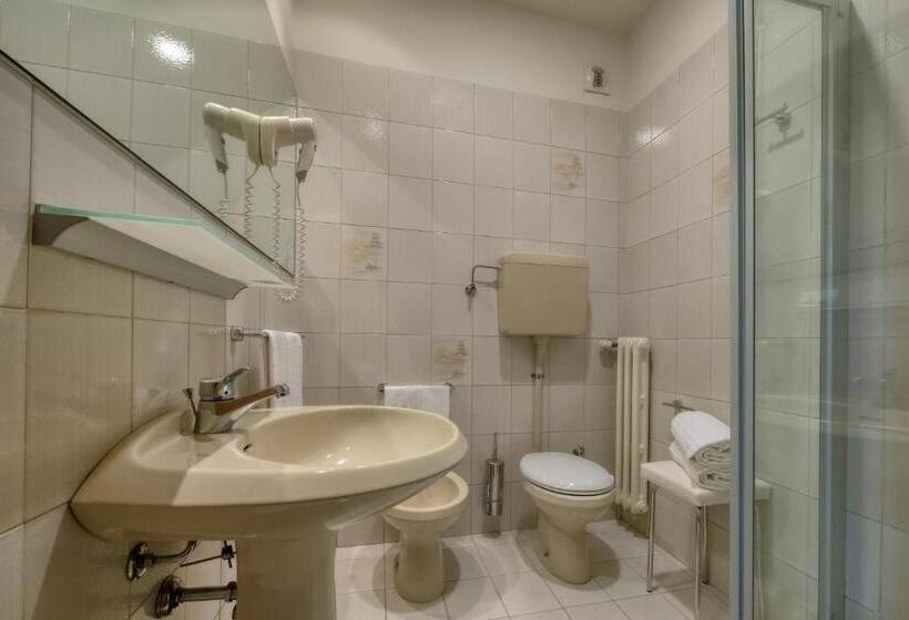 جناح جونيور, Park