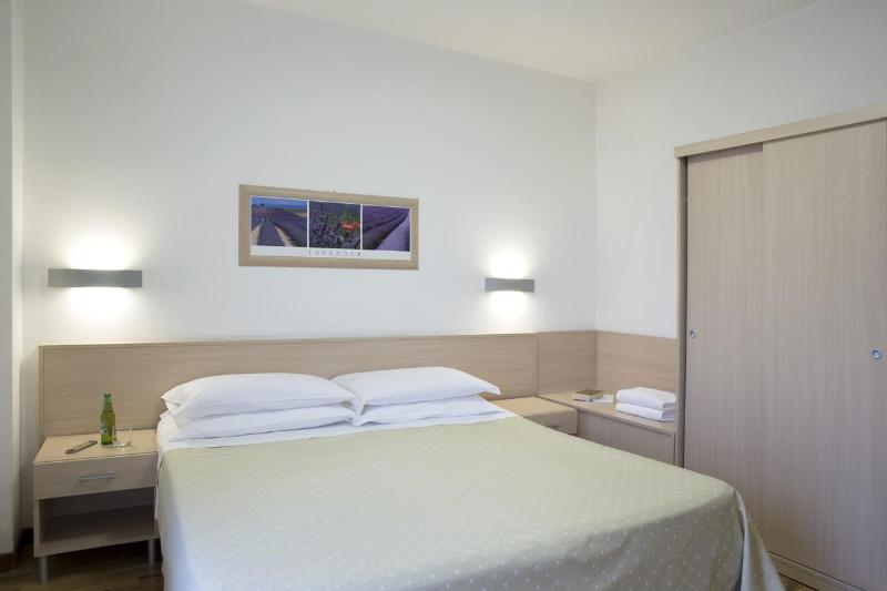 غرفة قياسية, Park