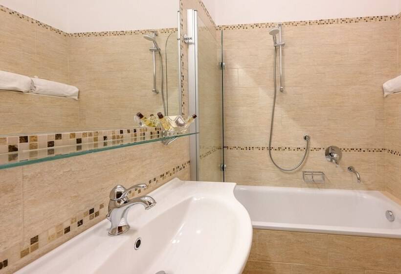 سوییت جونیور, Posta