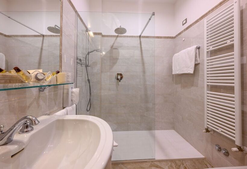 اتاق استاندارد, Posta