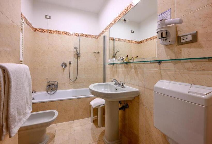 اتاق استاندارد, Posta