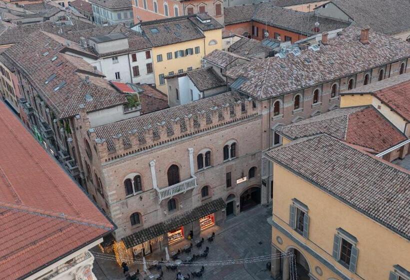 اتاق استاندارد سه نفره, Posta