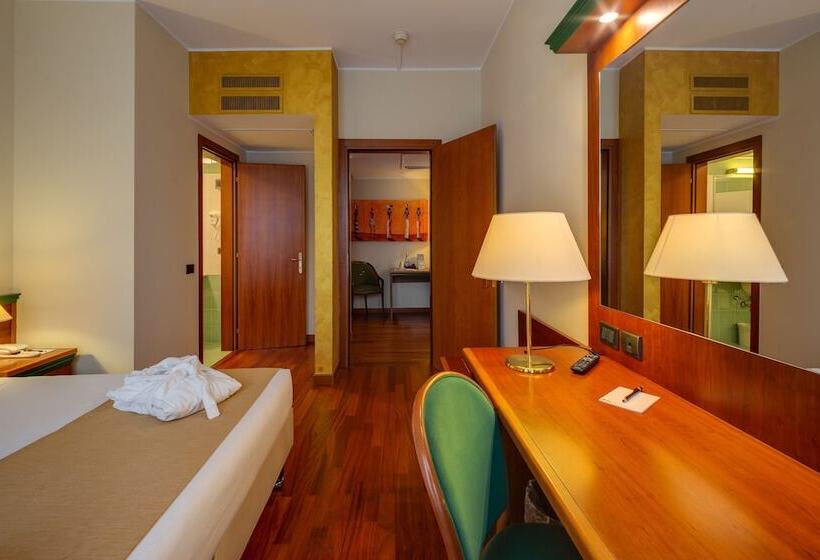 주니어 스위트, Raffaello