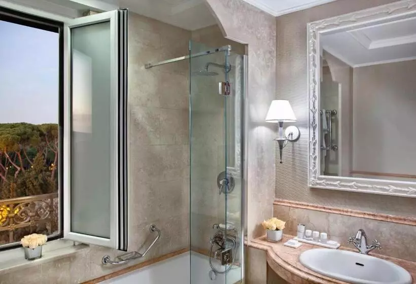 اتاق سوپریور با تخت بزرگ, Rome Marriott Grand Hotel Flora
