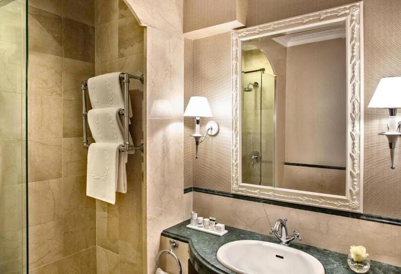 חדר משפחתי דלוקס, Rome Marriott Grand Hotel Flora