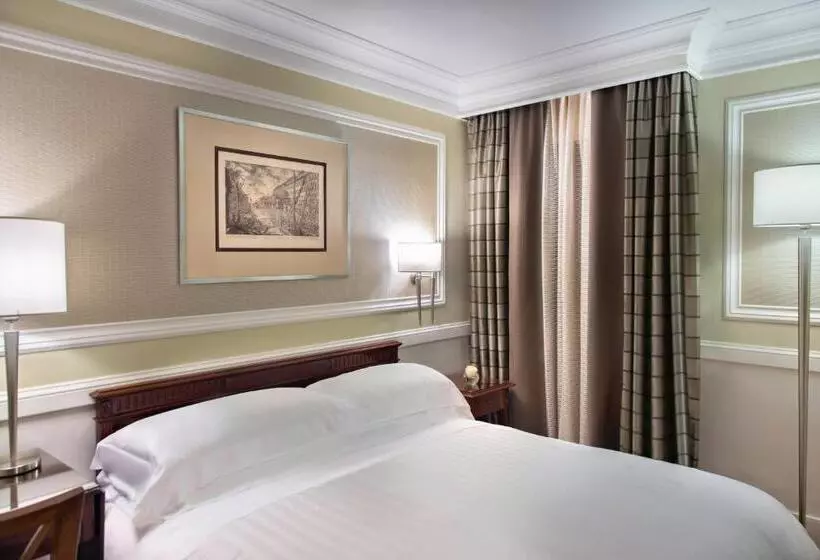 اتاق لوکس خانوادگی, Rome Marriott Grand Hotel Flora
