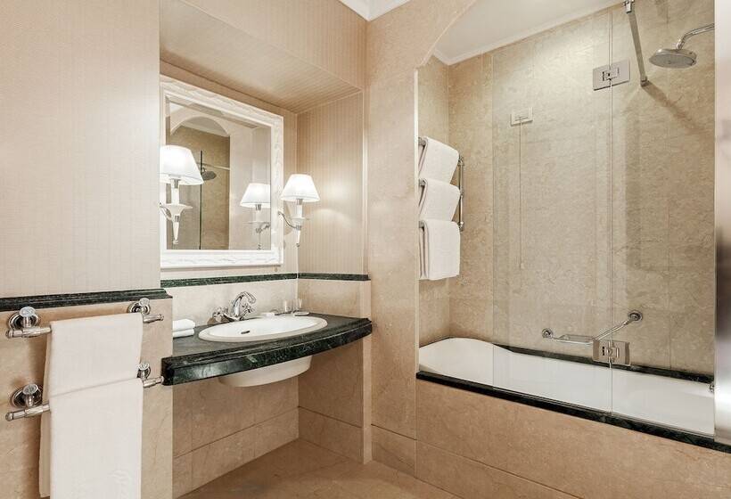 חדר סופריור, Rome Marriott Grand Hotel Flora
