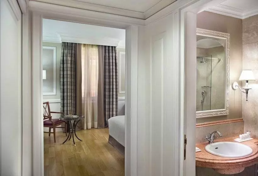 اتاق سوپریور, Rome Marriott Grand Hotel Flora