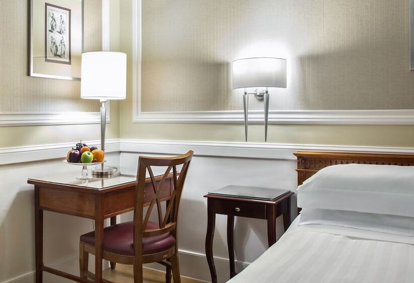 Номер Superior, Rome Marriott Grand Hotel Flora