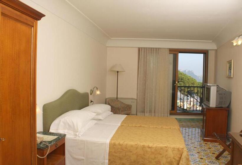 غرفة سوبيريور مطلّة علي البحر, Rufolo