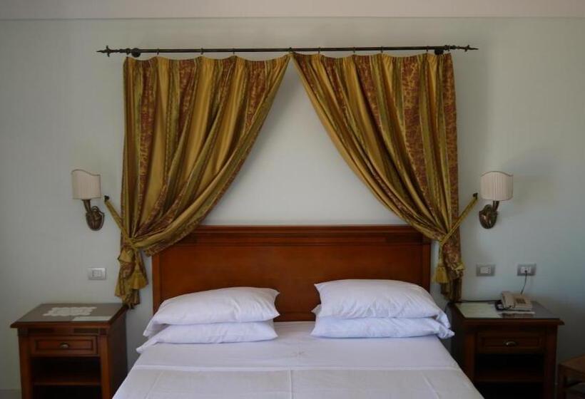 غرفة سوبيريور مطلّة علي البحر, Rufolo