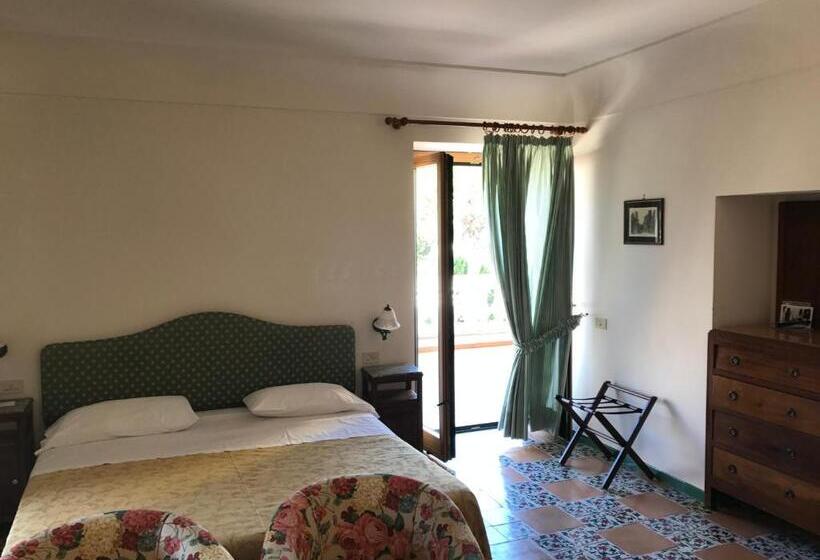 غرفة سوبيريور مطلّة علي الحديقة, Rufolo