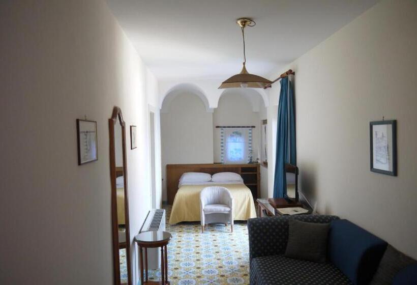 غرفة سوبيريور مطلّة علي البحر, Rufolo