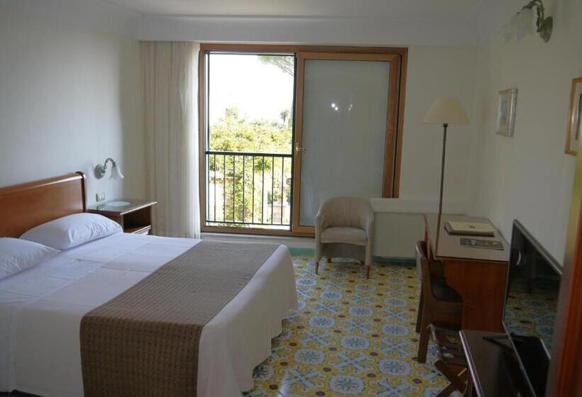 غرفة سوبيريور مطلّة علي البحر, Rufolo