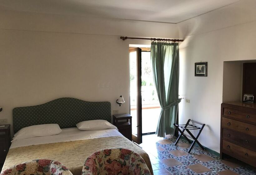 غرفة سوبيريور مطلّة علي الحديقة, Rufolo