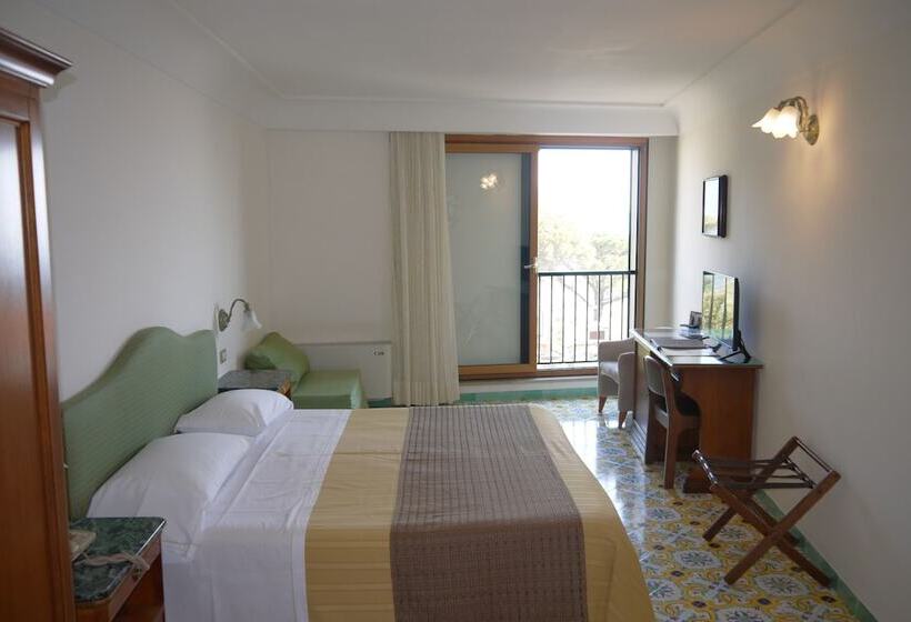 غرفة سوبيريور مطلّة علي البحر, Rufolo