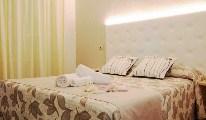 اتاق استاندارد, Sandra