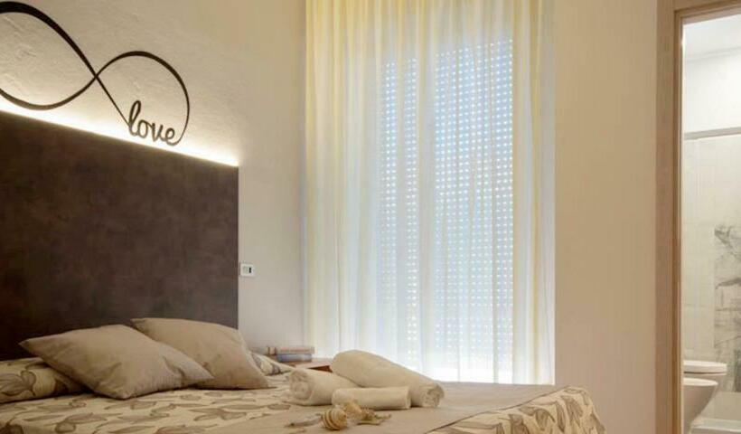 اتاق استاندارد, Sandra