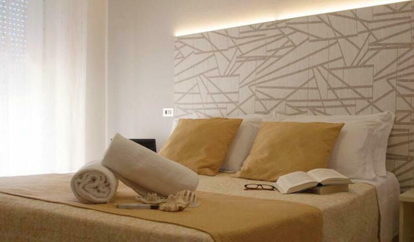 اتاق استاندارد سه نفره, Sandra